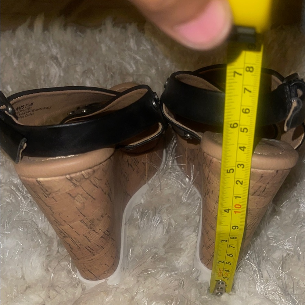 Report Black and Tan Wedge Shoes with Elegant Design - Picture 7 of 8
